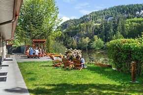 Squamish Adventure Inn