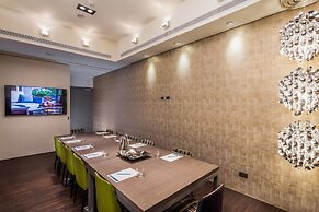 Lacle Hotel - Luzhou Taipei