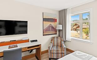 Sproat Lake Landing Resort