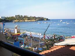 Litsa Mare apartments