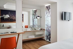 Olive Green Hotel