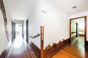 OYO 210 Hotel Five 2