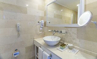 Wise Hotel Spa & Adult Only