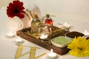 Wise Hotel Spa & Adult Only