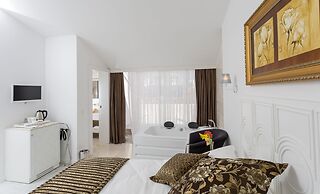 Wise Hotel Spa & Adult Only