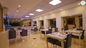 Wise Hotel Spa & Adult Only