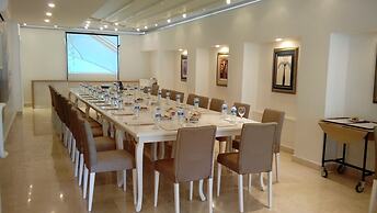 Wise Hotel Spa & Adult Only