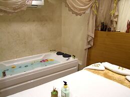 Wise Hotel Spa & Adult Only