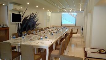 Wise Hotel Spa & Adult Only