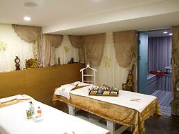 Wise Hotel Spa & Adult Only