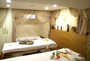 Wise Hotel Spa & Adult Only