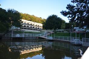 Hotel Green Hill