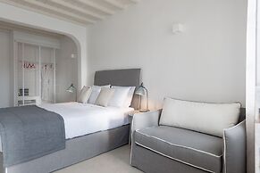 Cova Mykonos Suites