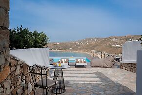 Cova Mykonos Suites
