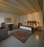 Cova Mykonos Suites