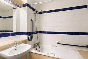 Days Inn by Wyndham Sutton Scotney South
