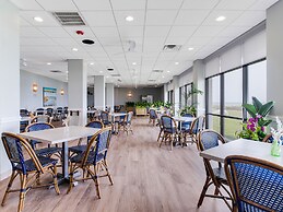 Crystal Coast Oceanfront Hotel