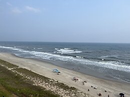 Crystal Coast Oceanfront Hotel