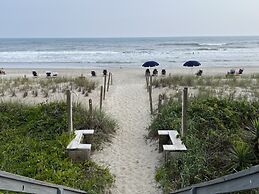 Crystal Coast Oceanfront Hotel