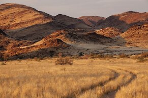 Sandfontein Lodge & Nature Reserve