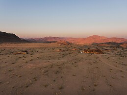 Sandfontein Lodge & Nature Reserve