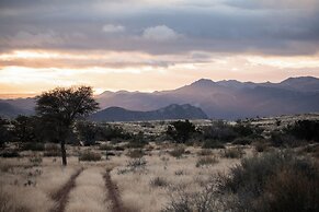 Sandfontein Lodge & Nature Reserve