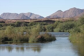Sandfontein Lodge & Nature Reserve