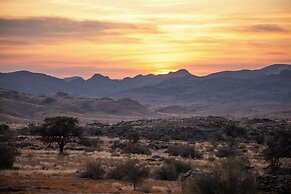 Sandfontein Lodge & Nature Reserve