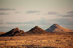 Sandfontein Lodge & Nature Reserve