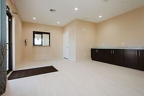 Palace Inn 290 & Jones Rd