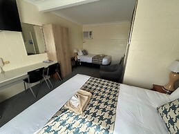 Warren Motor Inn