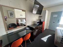 Warren Motor Inn