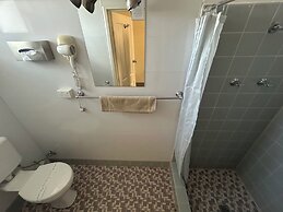 Warren Motor Inn