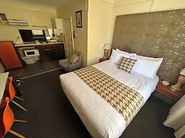 Warren Motor Inn