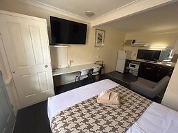 Warren Motor Inn