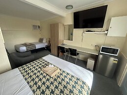 Warren Motor Inn