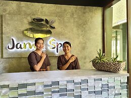 The Reef Dive Resort