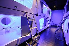 Heybear Capsule Hotel