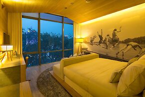 Fusion Suites Saigon