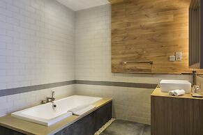 Fusion Suites Saigon