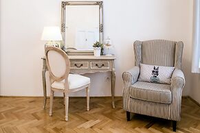 House Beletage-Boutique Hotel