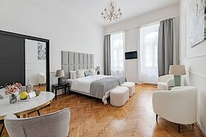House Beletage-Boutique Hotel