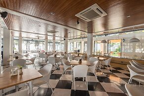 Chaolao Tosang Beach Hotel