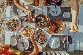 Chaolao Tosang Beach Hotel