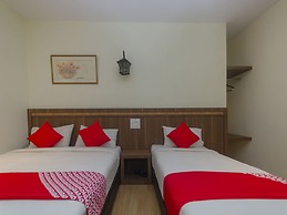 Super OYO 596 The Vintage Hotel