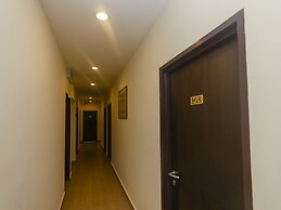 Super OYO 596 The Vintage Hotel