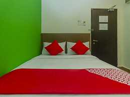 Super OYO 596 The Vintage Hotel