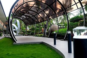 London Beach Resort and Hotel