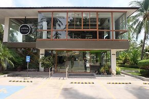 London Beach Resort and Hotel