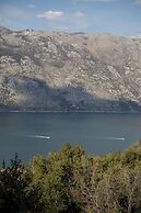 Step to Kotor bay Stoliv